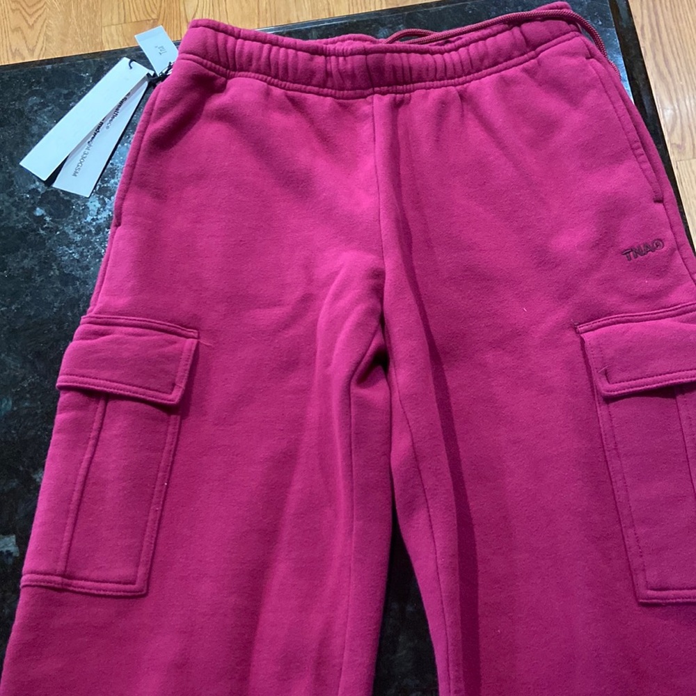 Aritzia Cargo straight leg sweatpants BRAND NEW W TAGS